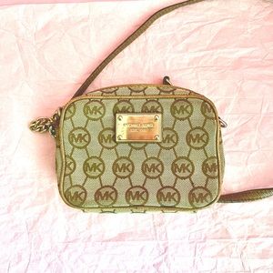 Michael Kors Jet Set Crossbody